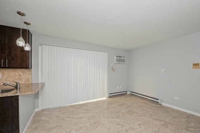 Building Photo - 4702 S Avers Ave