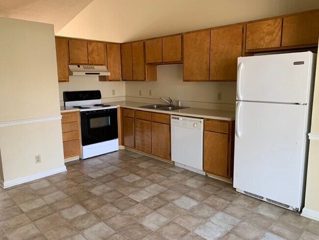 Building Photo - Condo for Rent