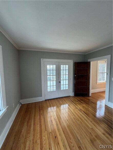 Building Photo - 501 Clarendon St