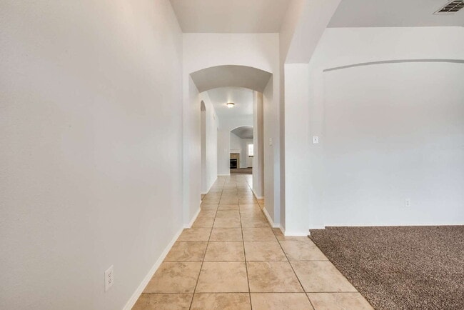 Building Photo - Gorgeous 3 Bed, 2 full bath gem located in the heart of the sought-after Chadwick Farms