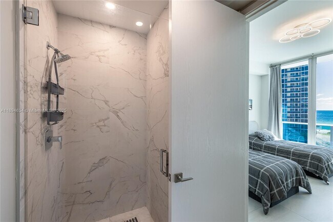 Building Photo - 17550 Collins Ave