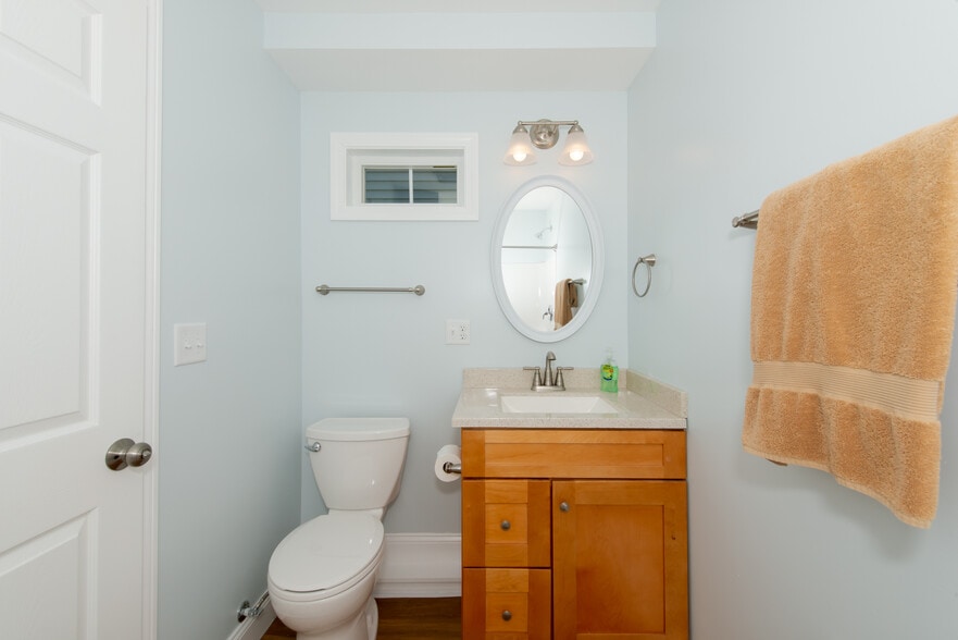 Building Photo - 43 Main St