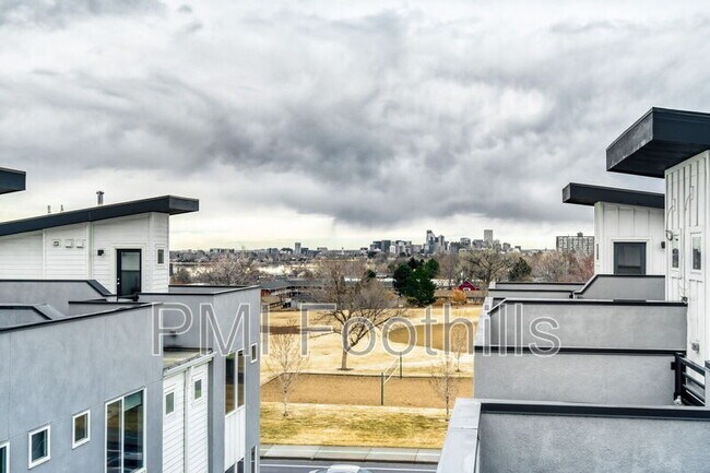 Building Photo - 1611 N Harlan St