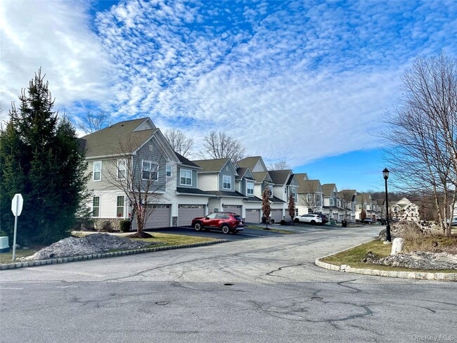 Building Photo - 141 Meadow View Dr