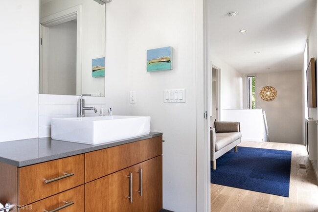 Building Photo - 209 N Prospect Ave