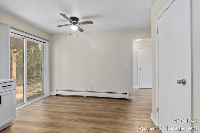 Building Photo - 143 Gaines St SE