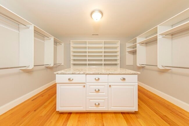 Building Photo - 33 Liberty Ave