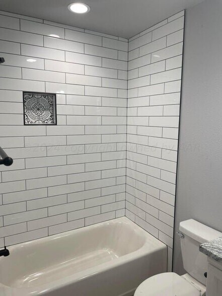 Building Photo - 14507 Periwinkle Dr