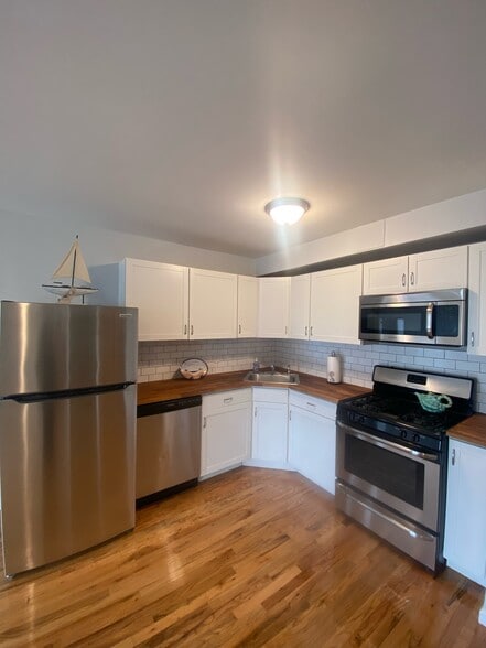 Primary Photo - 214 Beach 91st St
