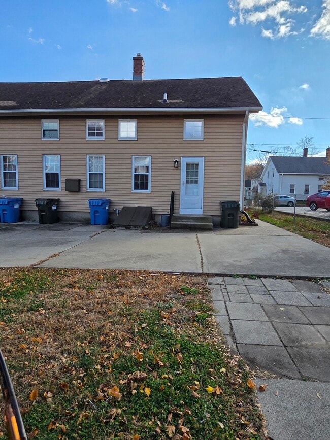 Building Photo - 12 S A St