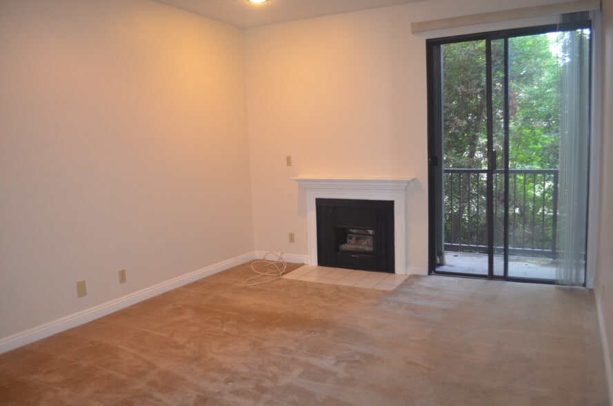 Master Bedroom - 330 Cordova St