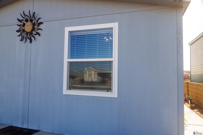 Building Photo - 10424 Mohave Trail