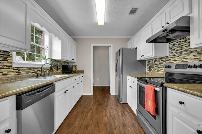 Building Photo - Charming 3-bedroom, 2-Bath Home on a Quiet Cul-de-Sac in Hinesville