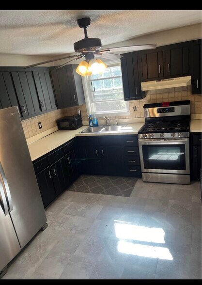 Building Photo - 46 N Main St