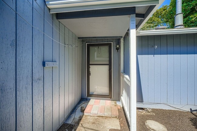 Building Photo - Spacious 1bed/1bath Unit with Garage Parking!