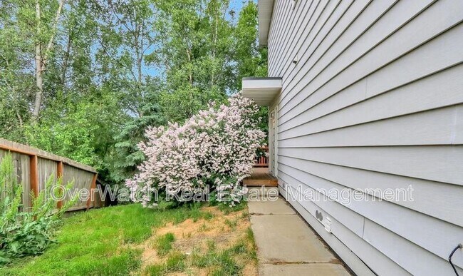 Building Photo - 4202 Pinnacle Cir