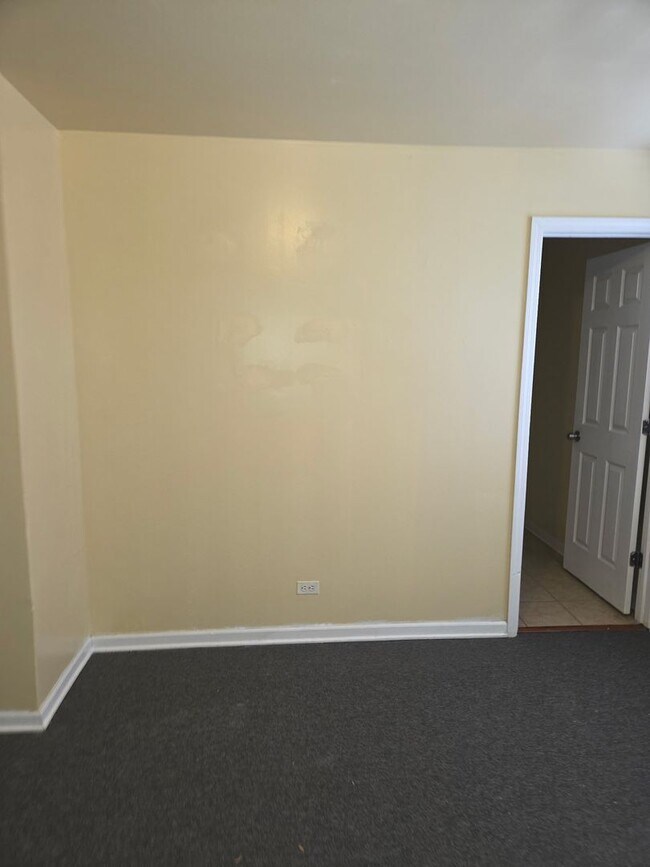 Building Photo - 6669 S Michigan Ave