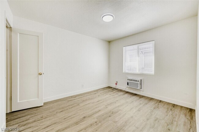 Building Photo - 1014 N 4th St