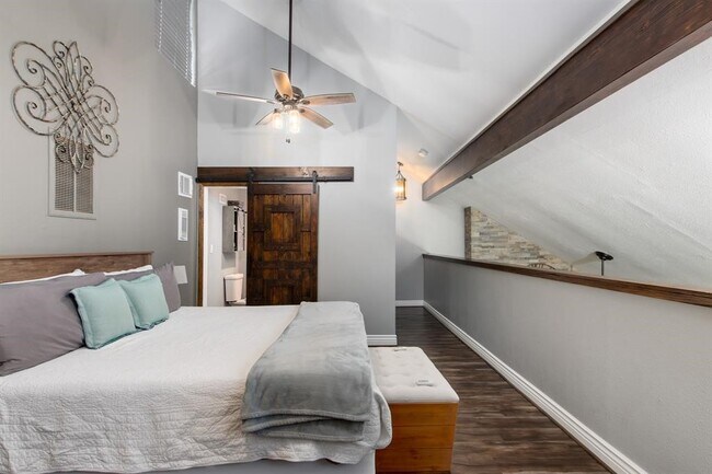 Building Photo - 12500 Melville Dr