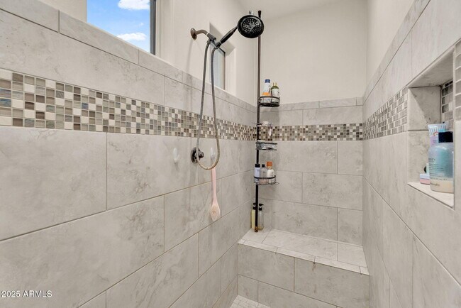 Building Photo - 6550 W Desert Blossom Way