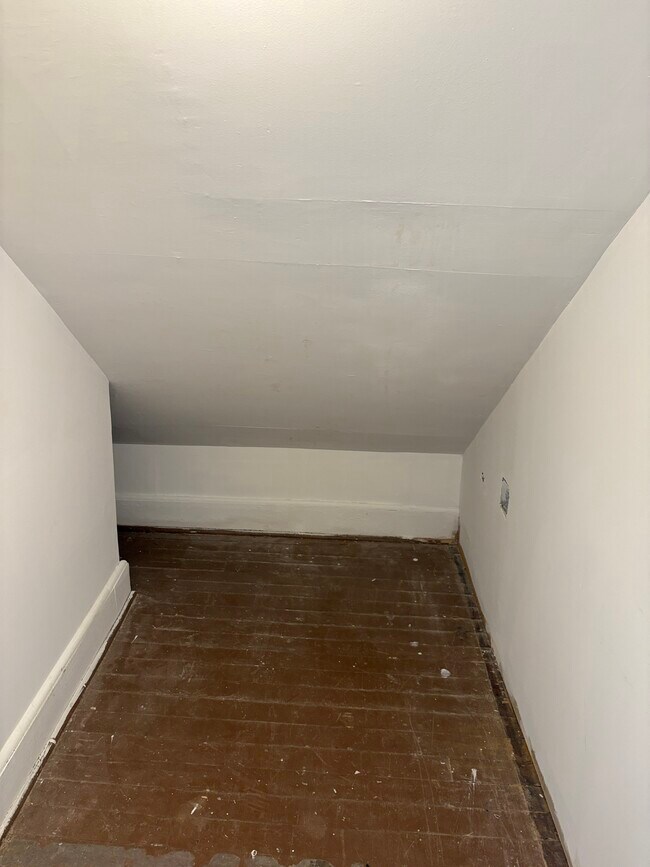 Building Photo - 4036 1st St