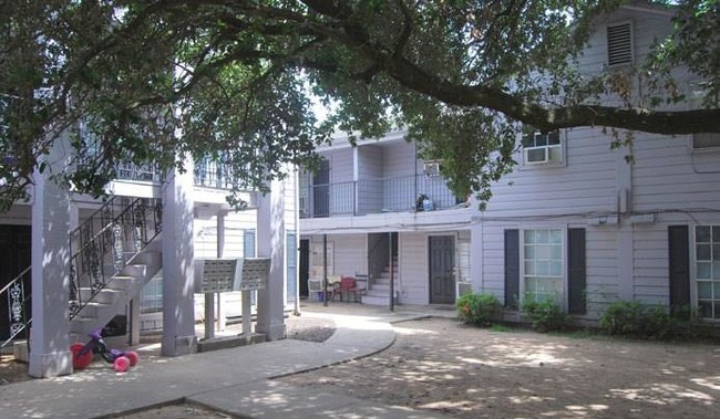 Building Photo - 6215 Tierwester St