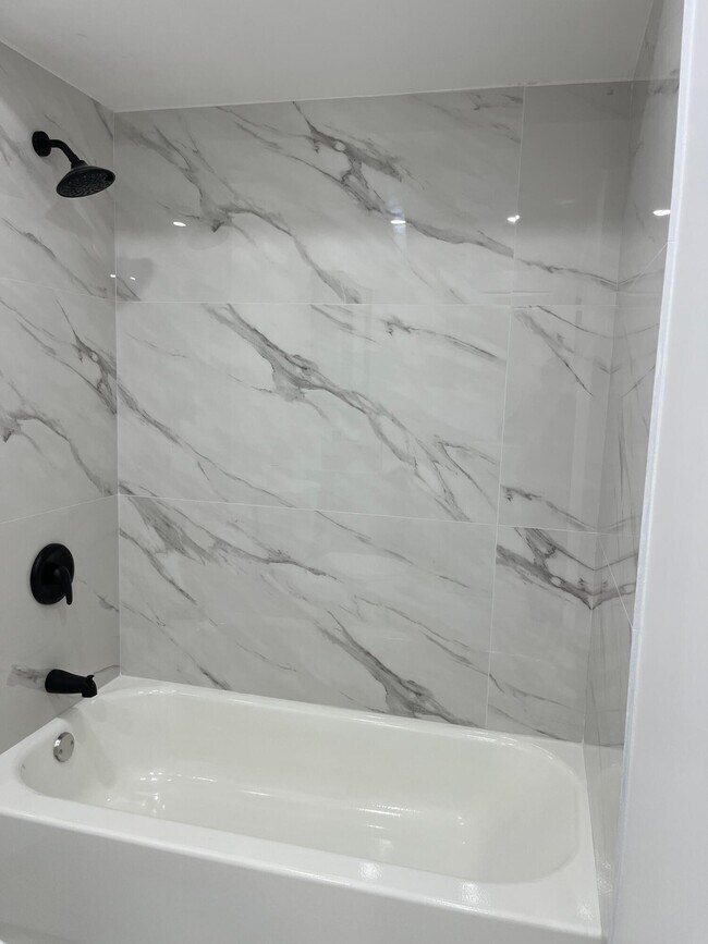 Building Photo - 480 NW 20th St