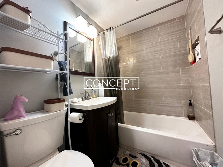 Building Photo - 777 Parker St