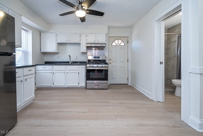 Building Photo - 4205 Woodbine Ave
