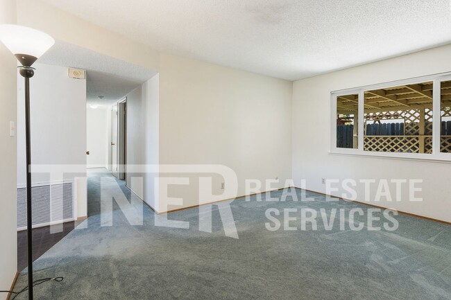 Building Photo - 2616 Luveta Way