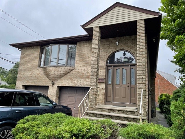 Front - 91 Grove St