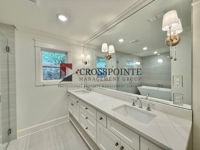 Building Photo - Beautiful 3 Bedroom 2 Bathroom Home in Winona!