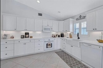 Building Photo - 9569 Tavernier Dr