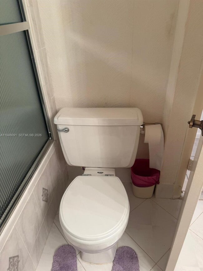 Building Photo - 412 Briarwood Cir