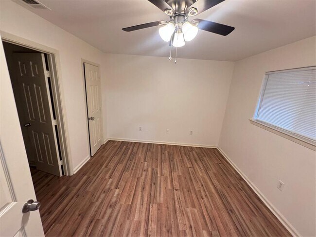 Building Photo - 8207 Sam Rayburn Dr