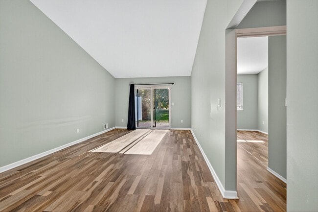 Building Photo - 14 Carol Ct