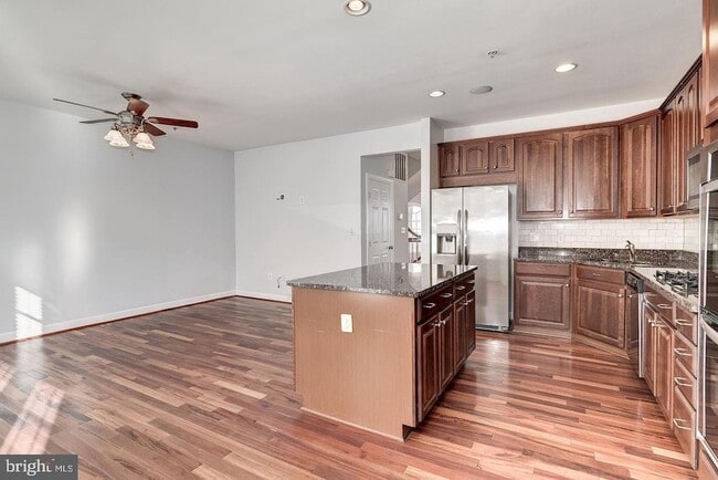 Building Photo - 7576 Maidenhead Dr