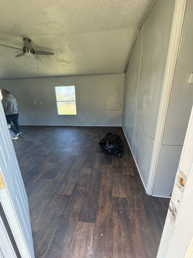 Building Photo - 3 BR 2 Bath 1,280 sq ft singlewide mobile home on 3.09 acres in Lonoke, AR