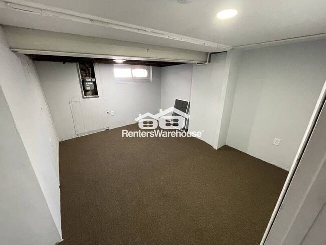 Building Photo - 2125 Cliftwood Ave