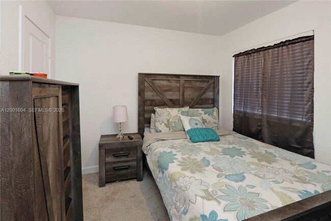 Building Photo - 2432 SE 10th St