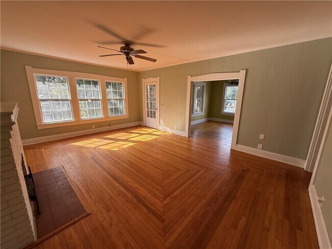 Building Photo - 1910 Myrtle Ave