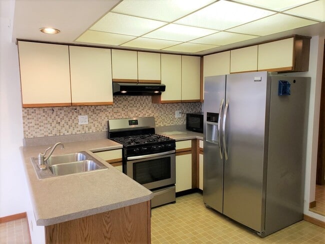 Building Photo - 107 Sumac Ln
