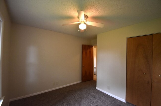 Building Photo - 3 Bedroom Home For Rent Near Post!