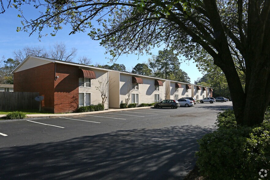Castlewood Apartments 700 E Park Ave Valdosta GA 31602 Apartment Finder