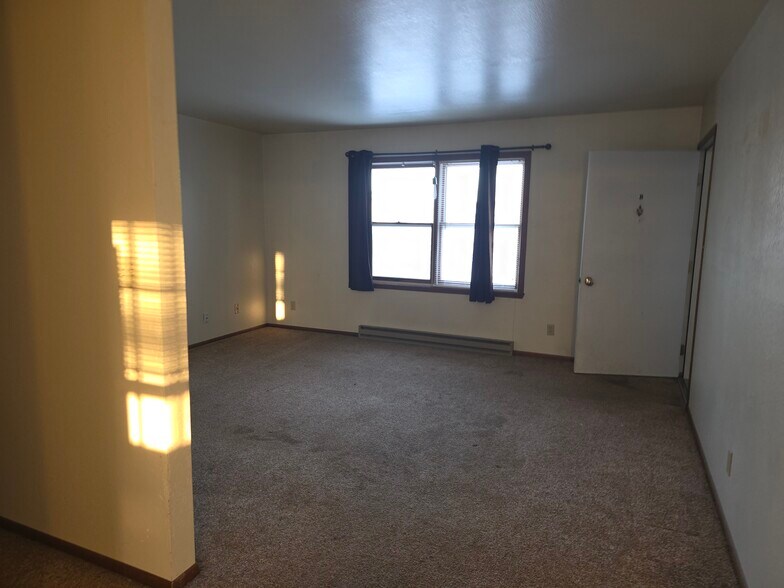 Building Photo - 466 Appleton St