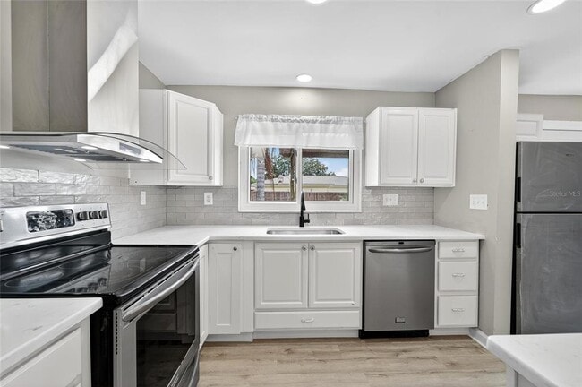 Building Photo - 2127 Scotland Dr