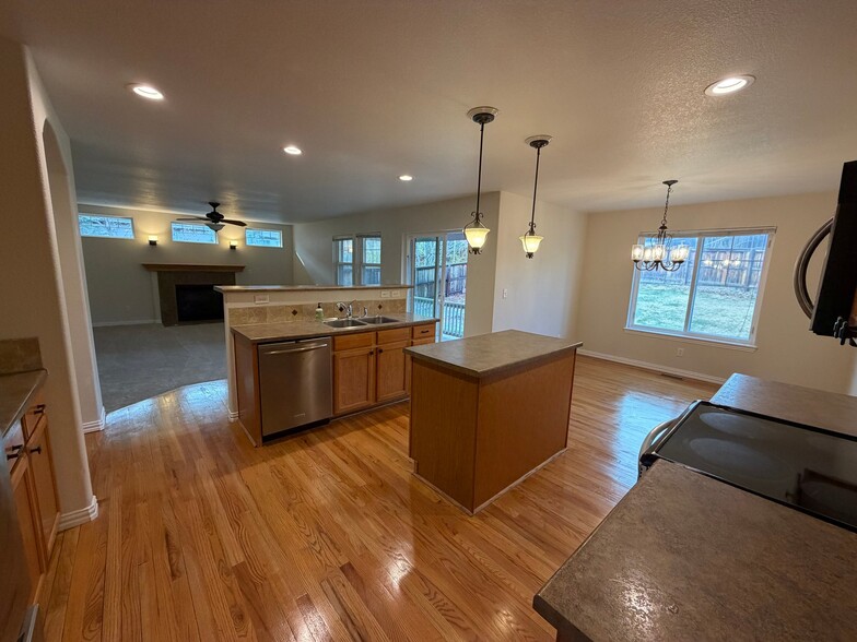 Building Photo - 2788 S Killarney Way