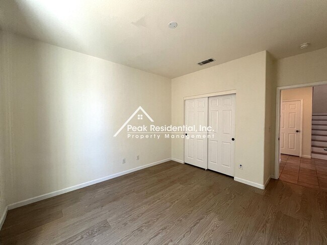 Building Photo - Spacious 4bd/3ba Elk Grove Home!