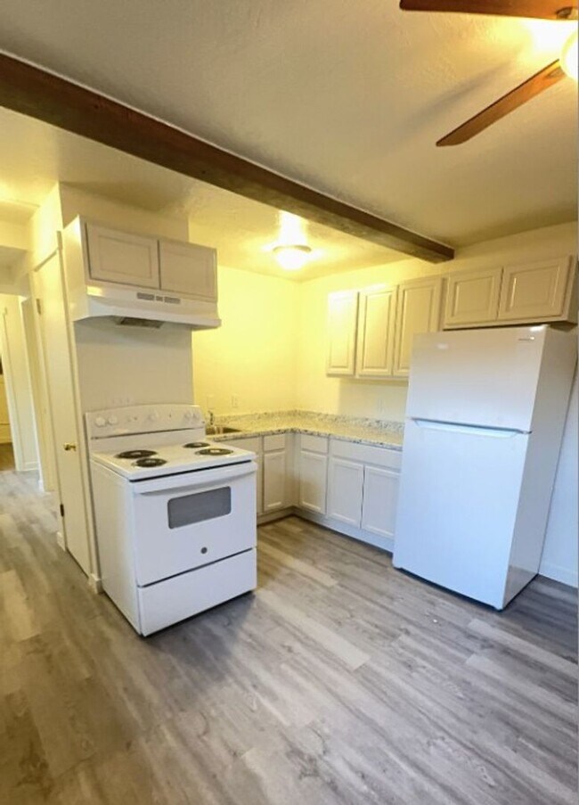 Building Photo - 363 N 800 W