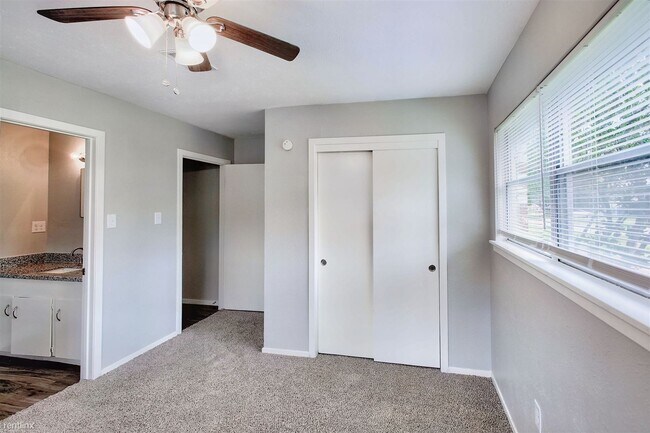 Building Photo - 3 br, 2 bath House - 213 Pamela Dr